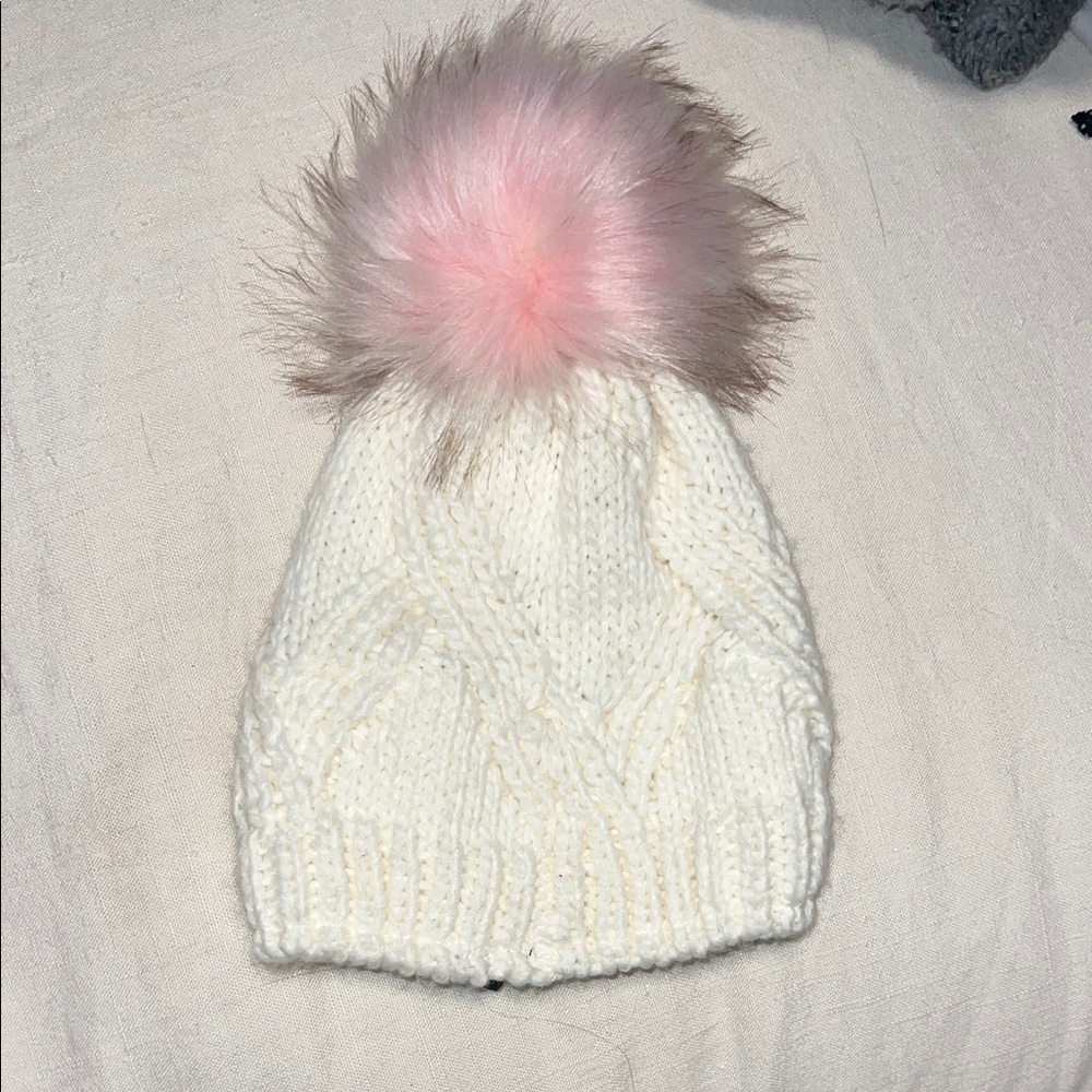 Kyi kyi Pom beanie